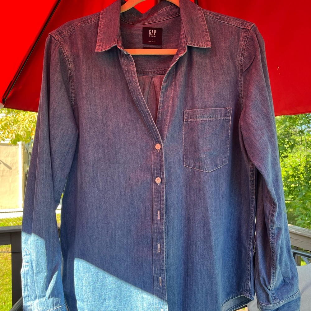 Gap Denim Long Sleeve Button Up Blouse